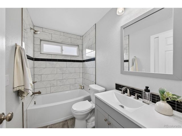 9792 Sydney Ln, Highlands Ranch, CO 80130