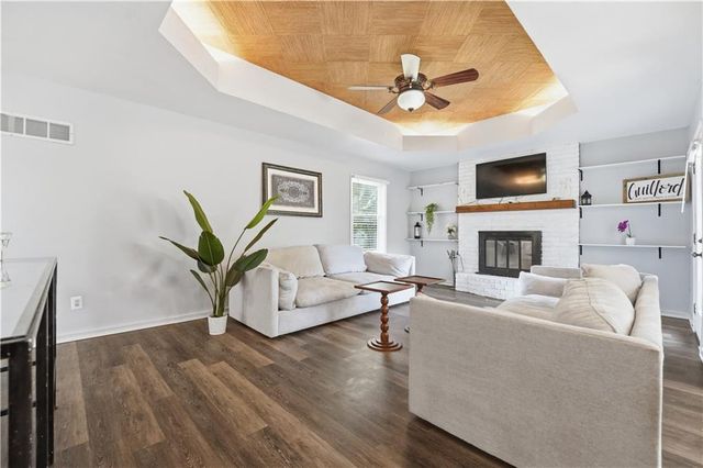 508 SE Wingate Street, Lee's Summit, MO 64063