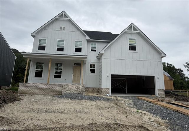 13 Valmoore DR, Poquoson, VA 23662