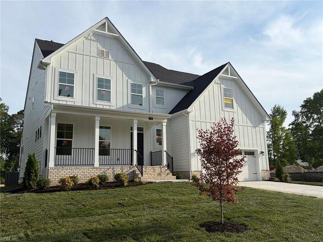 13 Valmoore DR, Poquoson, VA 23662