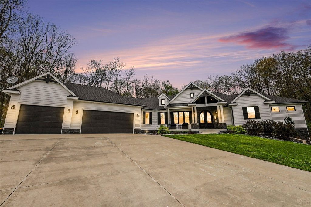 6238 North Ridge Court, Middleville, MI 49333