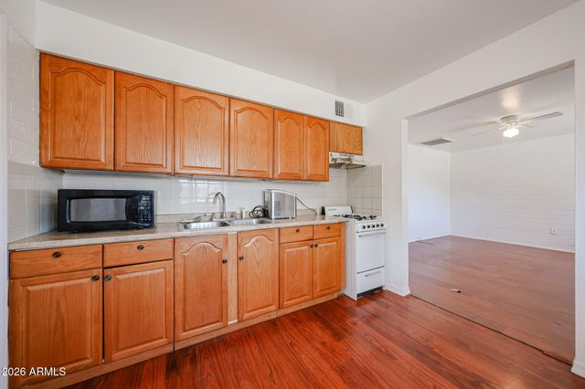 10226 N 15TH Avenue, Phoenix, AZ 85021