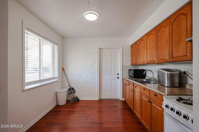 10226 N 15TH Avenue, Phoenix, AZ 85021