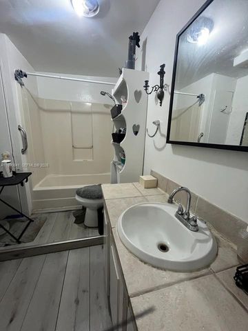 22XX SW 42 Way C, Fort Lauderdale, FL 33317