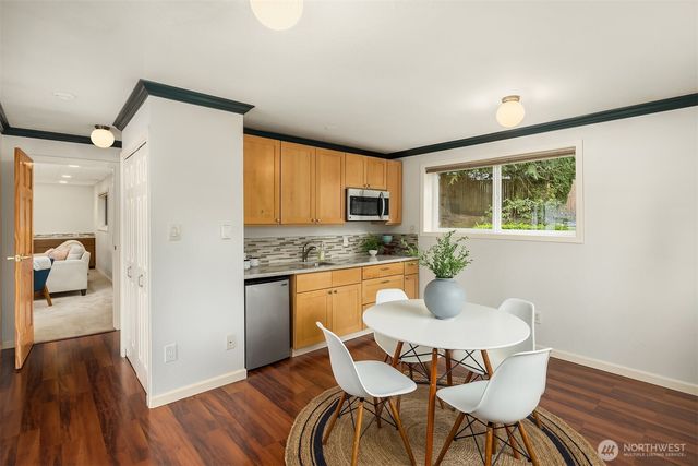 3227 171st Avenue NE, Bellevue, WA 98008