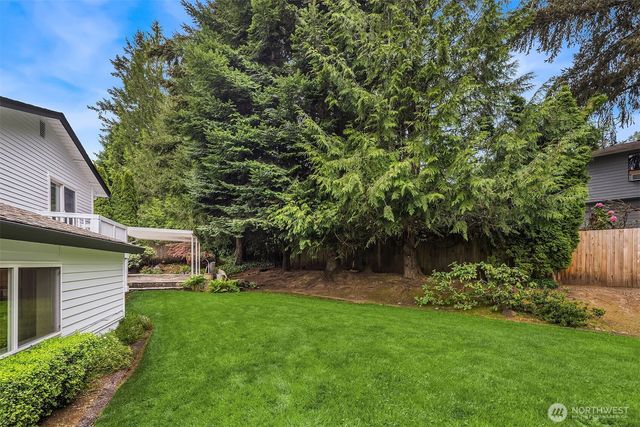 3227 171st Avenue NE, Bellevue, WA 98008