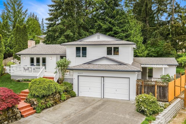3227 171st Avenue NE, Bellevue, WA 98008