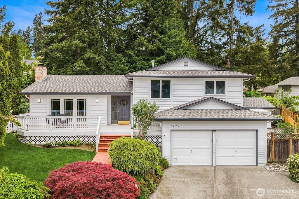 3227 171st Avenue NE, Bellevue, WA 98008