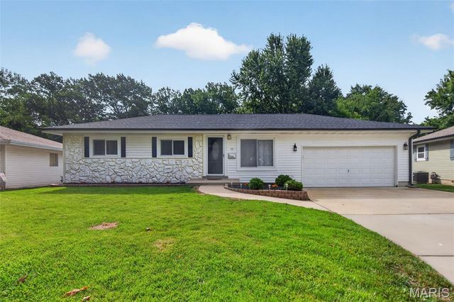 38 Country Life Drive, O'fallon, MO 63366