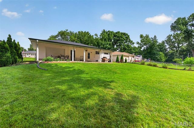 38 Country Life Drive, O'fallon, MO 63366