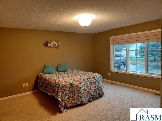 217 Crystal Circle, Mankato, MN 56001