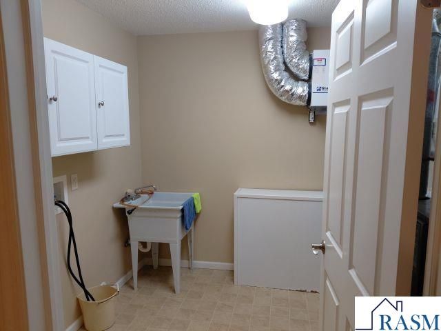 217 Crystal Circle, Mankato, MN 56001