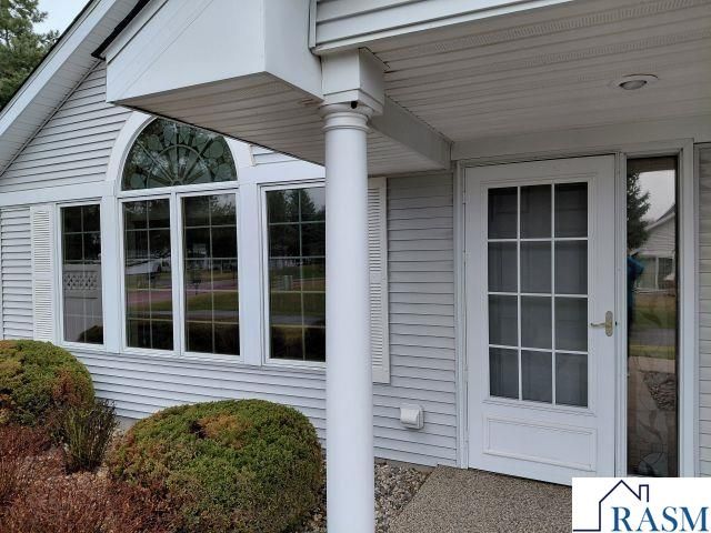 217 Crystal Circle, Mankato, MN 56001