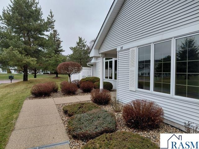 217 Crystal Circle, Mankato, MN 56001