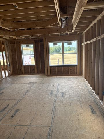 810 Cedar Wood Dr, Clarksville, TN 37043