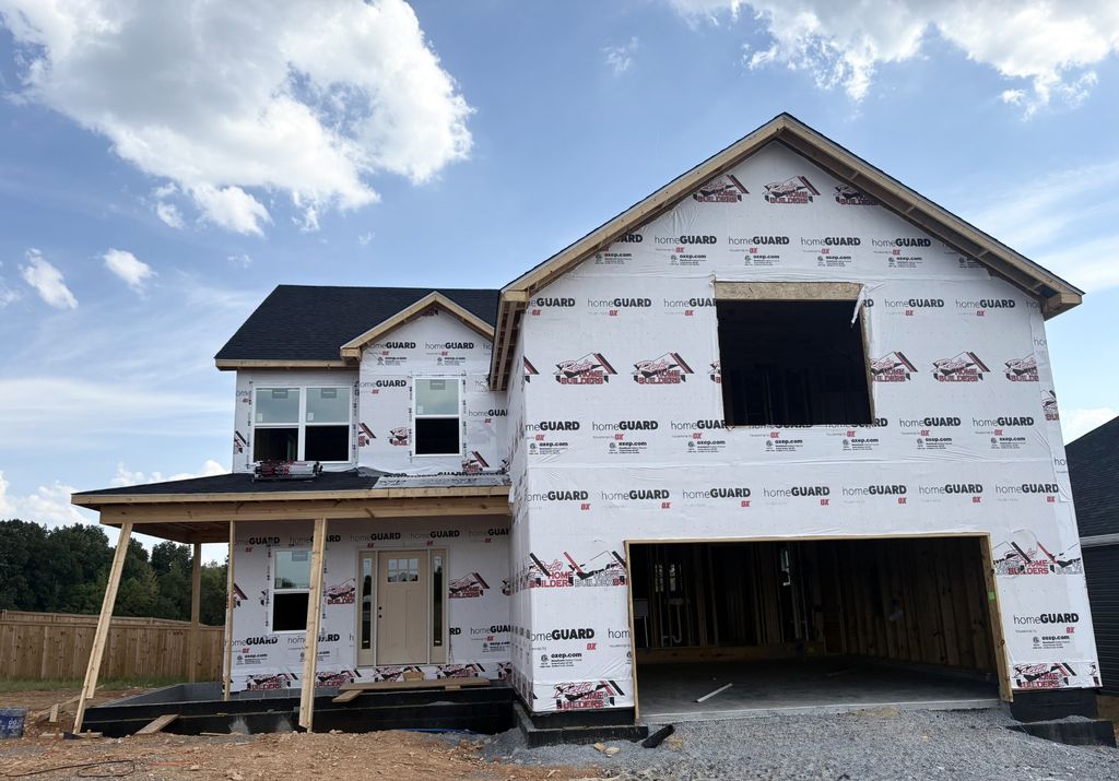 810 Cedar Wood Dr, Clarksville, TN 37043