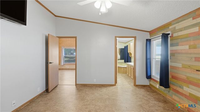 1594 Mountain View Drive, Canyon Lake, TX 78133