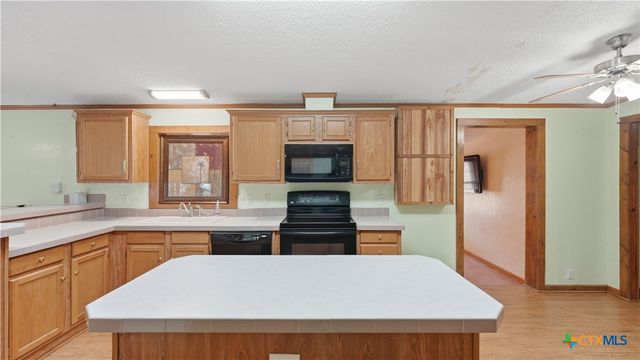 1594 Mountain View Drive, Canyon Lake, TX 78133