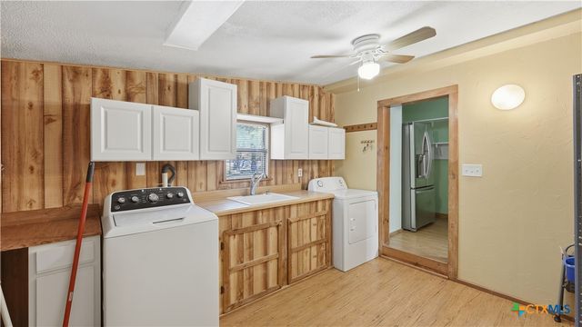 1594 Mountain View Drive, Canyon Lake, TX 78133