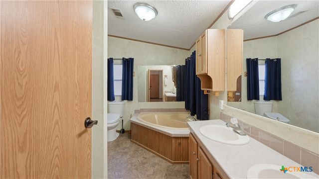 1594 Mountain View Drive, Canyon Lake, TX 78133