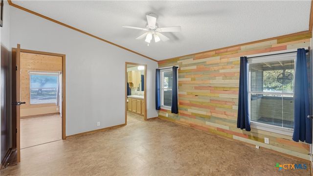 1594 Mountain View Drive, Canyon Lake, TX 78133