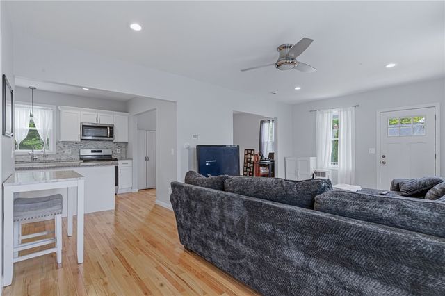 224 Francis Avenue, North Providence, RI 02904