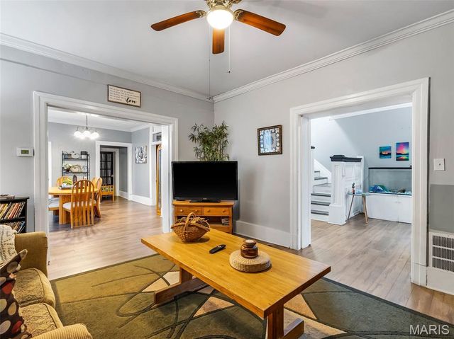 5530 Etzel Avenue, St Louis, MO 63112