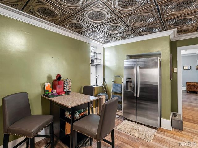 5530 Etzel Avenue, St Louis, MO 63112