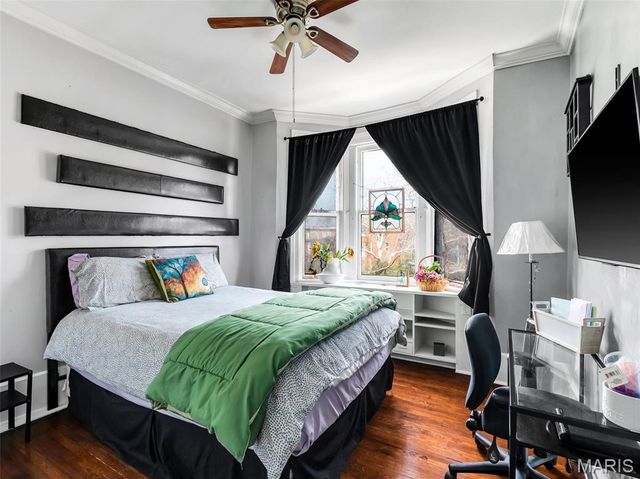 5530 Etzel Avenue, St Louis, MO 63112