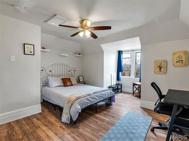 5530 Etzel Avenue, St Louis, MO 63112