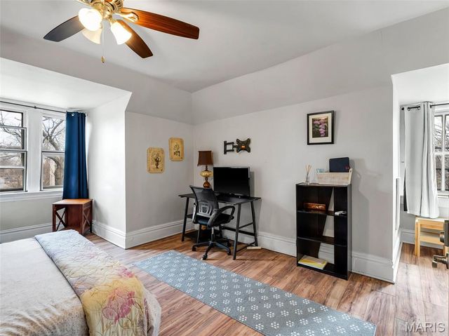 5530 Etzel Avenue, St Louis, MO 63112