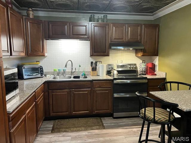 5530 Etzel Avenue, St Louis, MO 63112