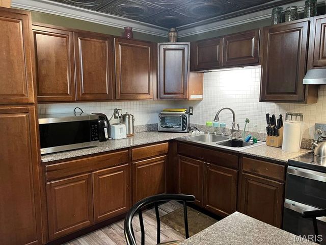 5530 Etzel Avenue, St Louis, MO 63112