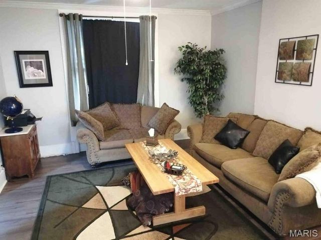 5530 Etzel Avenue, St Louis, MO 63112