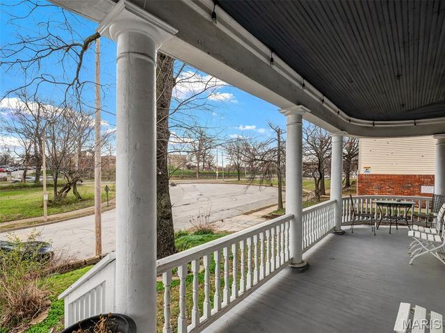 5530 Etzel Avenue, St Louis, MO 63112