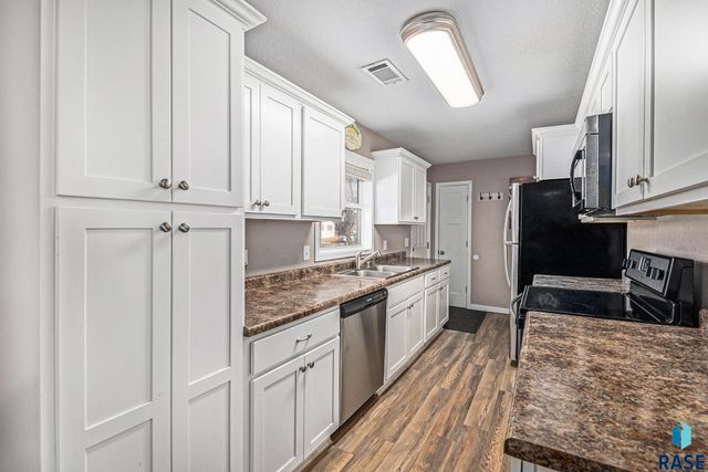 202 S Elmwood Ave Avenue, Sioux Falls, SD 57104