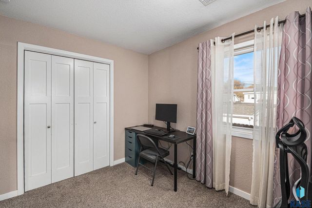 202 S Elmwood Ave Avenue, Sioux Falls, SD 57104