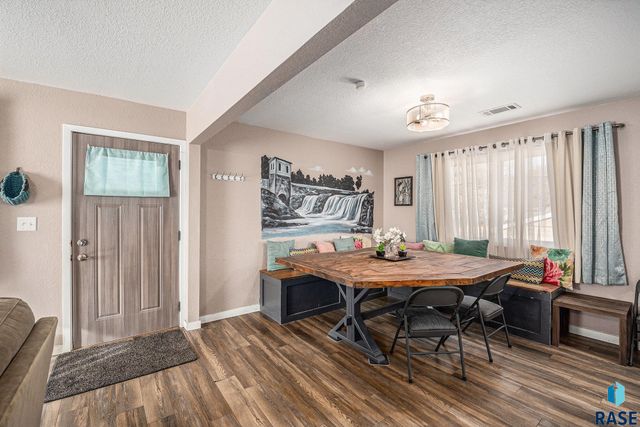 202 S Elmwood Ave Avenue, Sioux Falls, SD 57104