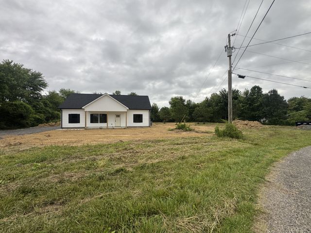 169 Arrowhead Dr, Smithville, TN 37166