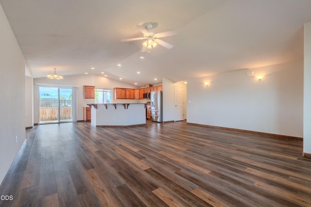2102 Lara Lane, Central Point, OR 97502