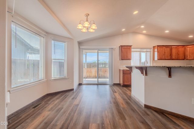 2102 Lara Lane, Central Point, OR 97502