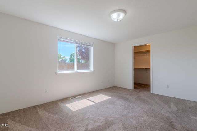 2102 Lara Lane, Central Point, OR 97502