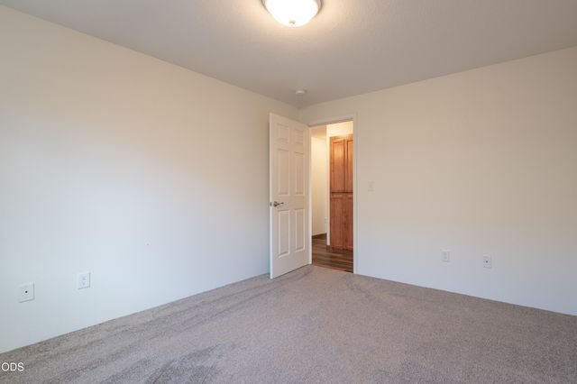 2102 Lara Lane, Central Point, OR 97502