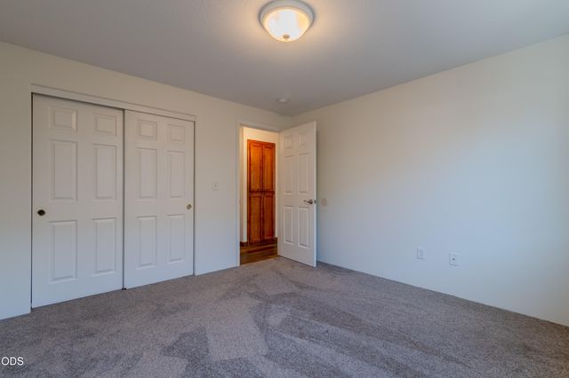 2102 Lara Lane, Central Point, OR 97502