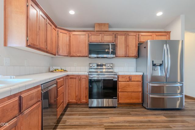 2102 Lara Lane, Central Point, OR 97502