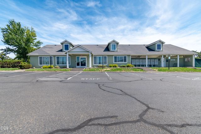 2102 Lara Lane, Central Point, OR 97502