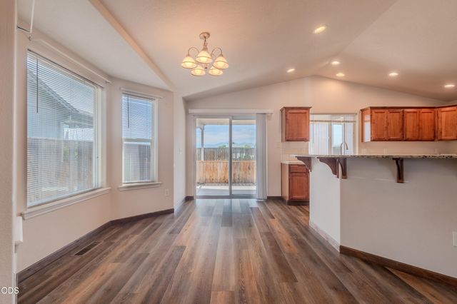 2102 Lara Lane, Central Point, OR 97502
