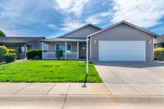2102 Lara Lane, Central Point, OR 97502