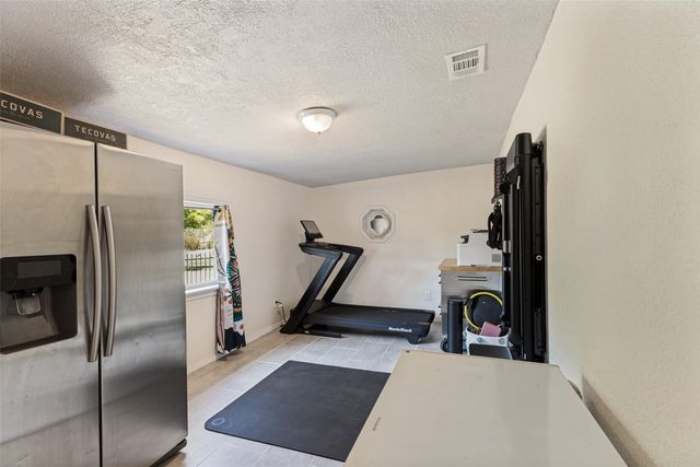 220 Ash Creek Drive W, Sanctuary, TX 76020