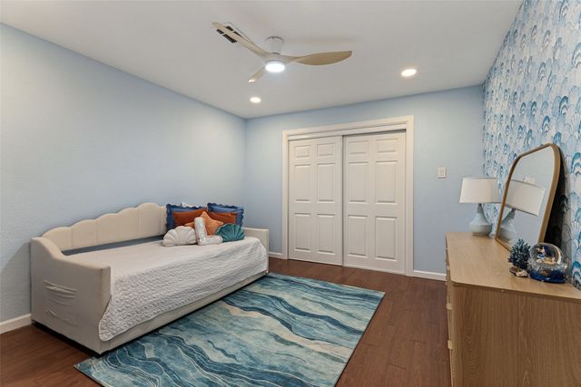 220 Ash Creek Drive W, Sanctuary, TX 76020